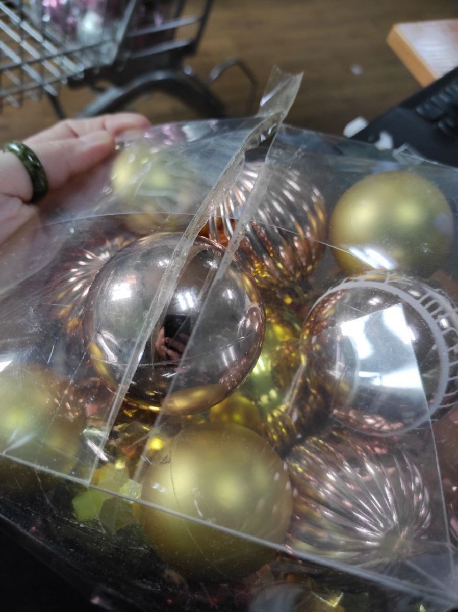 Уцінка.  Новорічні прикраси C 67573 (32) 34 штуки, кульки, у слюді   - Пошкоджена упаковка  фото 3