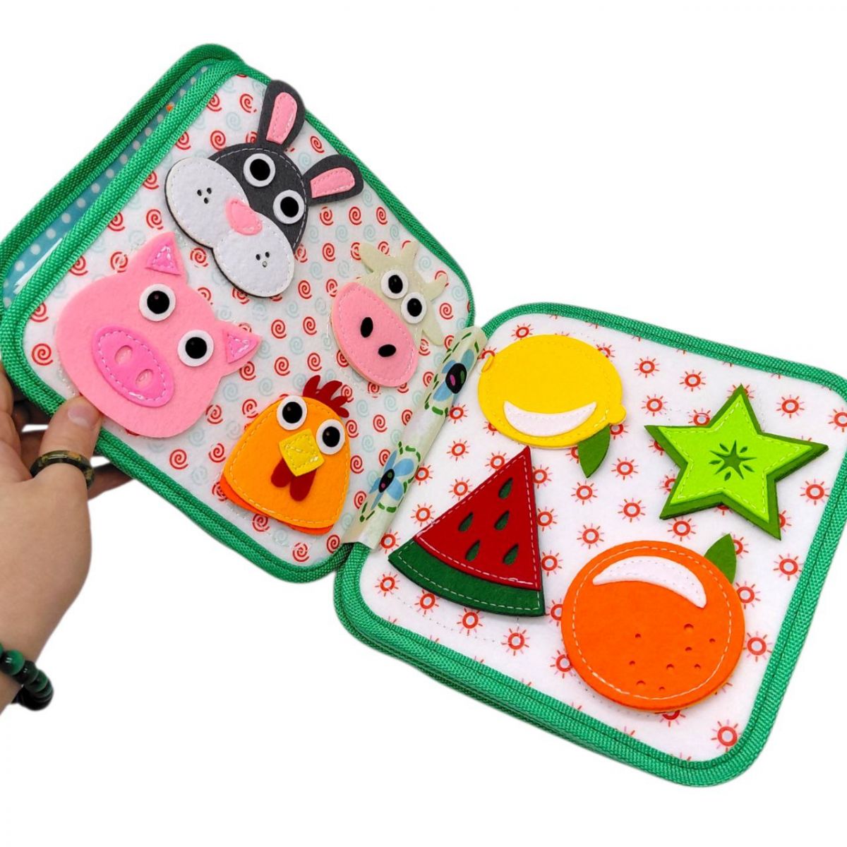 Мʼяка книжка бізіборд (фетр, намистини, прозора кишеня, цифри, елементи на липучках та кнопках, овочі, фрукти, комахи)  фото 3