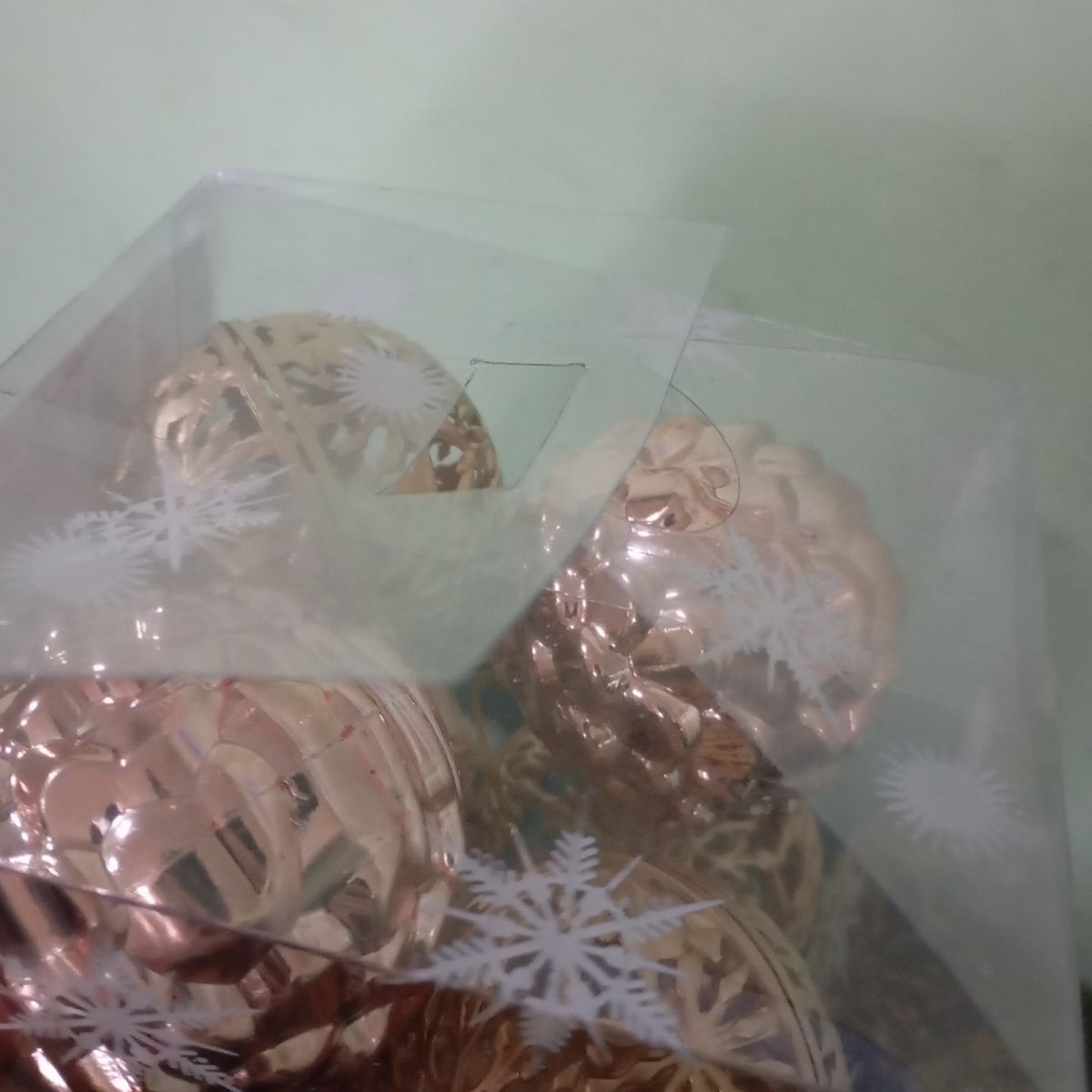 Уцінка.  Новорічні прикраси, 16 штук, кульки, D=6 см, у слюді  - Пошкоджена упаковка та іграшка лопнула по шву  фото 3