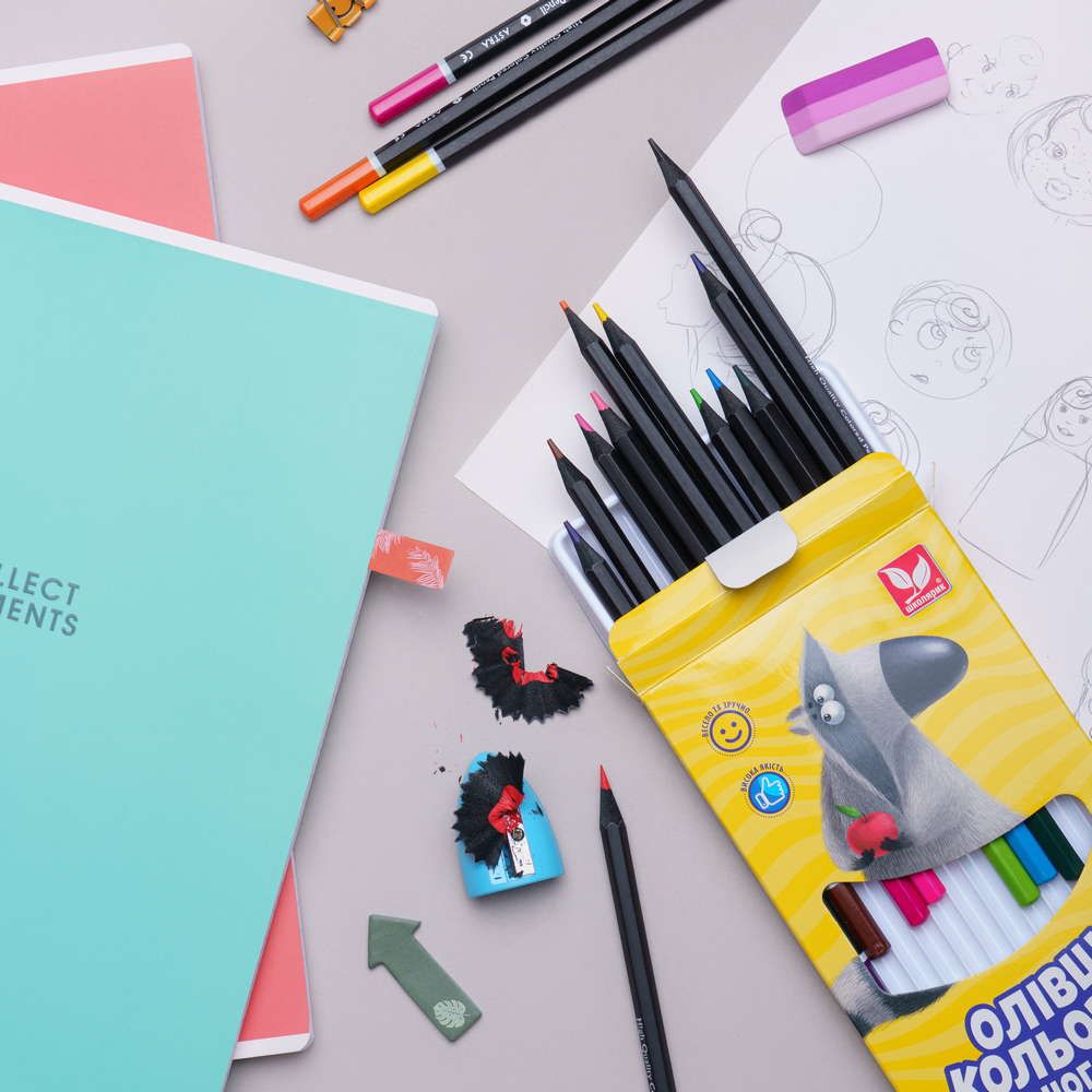 Олівці кольорові шестигранні з чорного дерева + чинка - 12 кольорів  фото 3