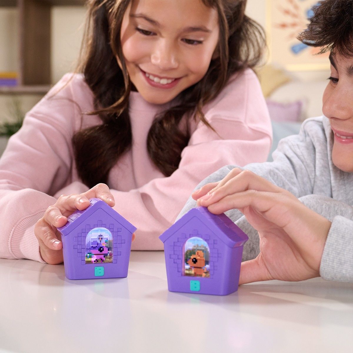 Интерактивная игрушка с виртуальными цифровыми героями Bitzee - Дом собачек  фото 3