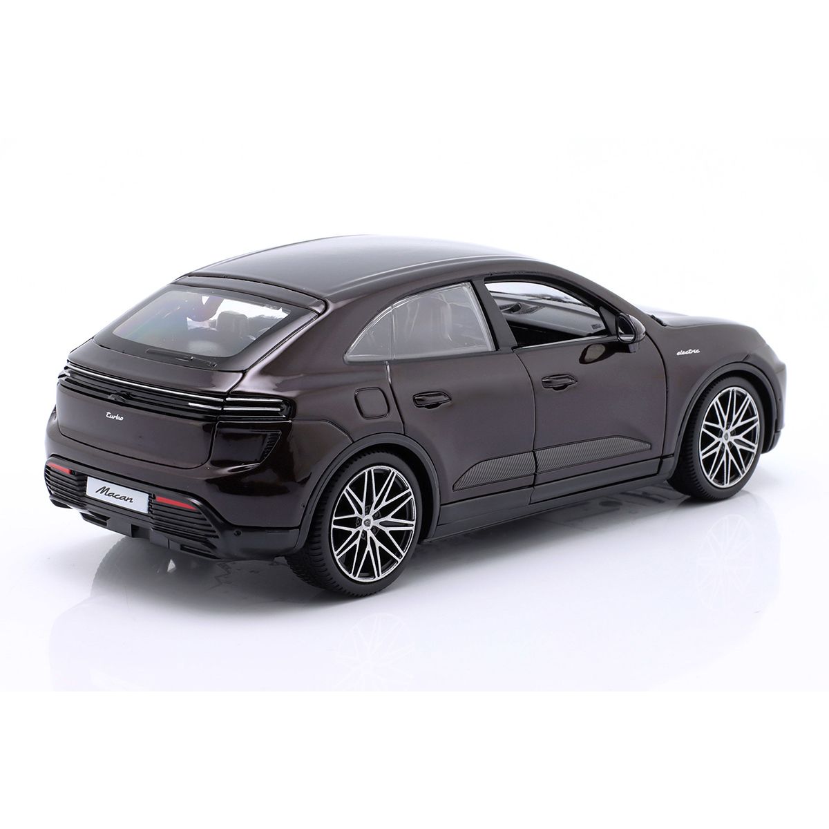 Автомодель - Porsche Macan 4 Electric (черный, 1:24)  фото 3