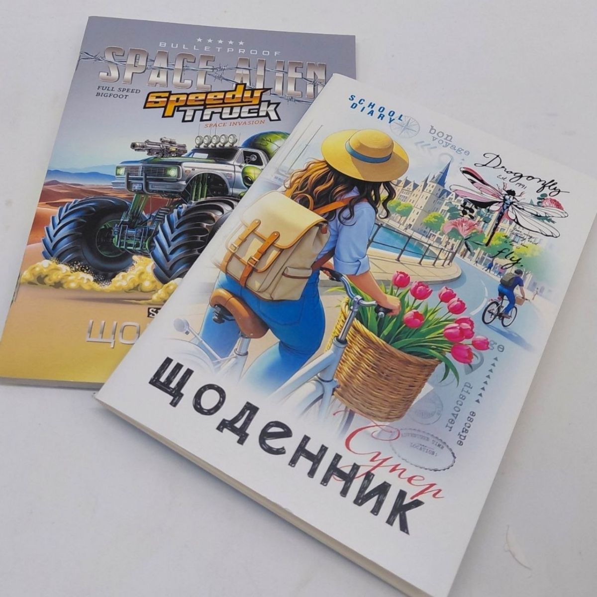 Щоденник А5 "SPACE ALIEN", 40Л СКОБА/ ВД-ЛАК, МʼЯКА ОБКЛАДИНКА (1+1)  фото 3
