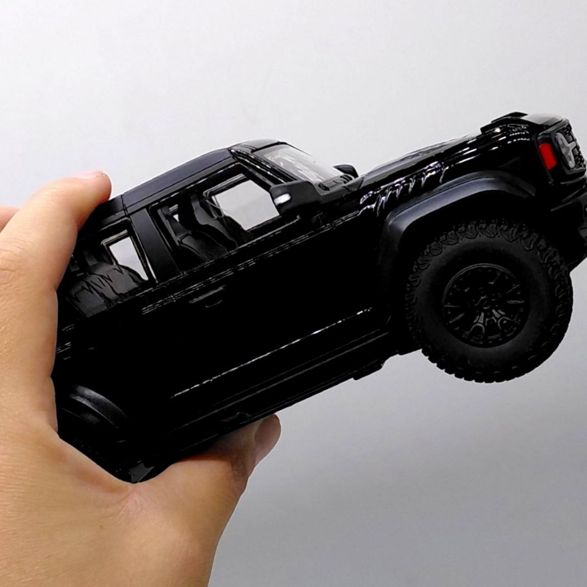 Машина на радіокеруванні "FORD BRONCO RAPTOR"  фото 3
