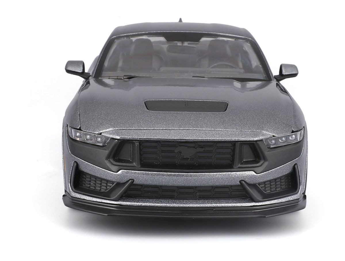 Машинка игрушечная 2024 Ford Mustang Darkhorse масштаб 1:24 серый металлик  фото 3