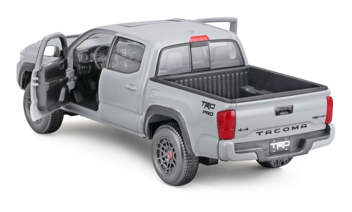 Автомодель в масштабе 1:24 - 2023 Toyota Tacoma TRD TRO серая  фото 3