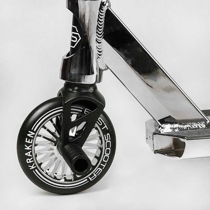 Самокат трюковий "Best Scooter. Kraken" (HIC-система, ПЕГИ, алюмінієвий диск та дека, АНОДОВАНИЙ, колеса PU 110 мм, ширина керма 58 см) фото 4 Самокат трюковий "Best Scooter. Kraken" (HIC-система, ПЕГИ, алюмінієвий диск та дека, АНОДОВАНИЙ, колеса PU 110 мм, ширина керма 58 см) фото 4