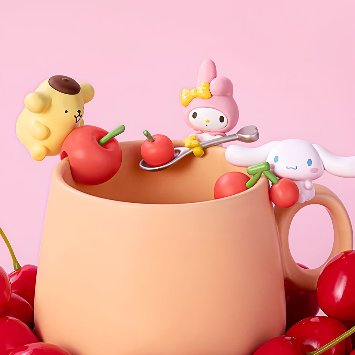 Фігурка-сюрприз "POP TOP. HELLO KITTY ТА ДРУЗІ – ВИШЕНЬКИ" (мікс виді) фото 4 Фігурка-сюрприз "POP TOP. HELLO KITTY ТА ДРУЗІ – ВИШЕНЬКИ" (мікс виді) фото 4