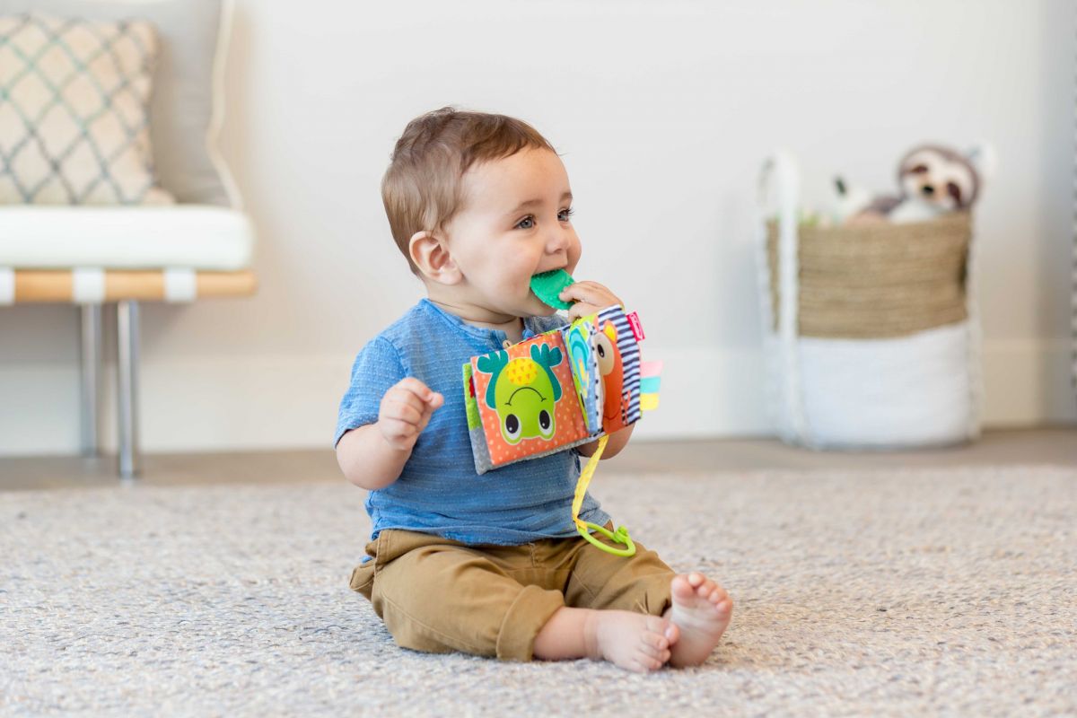 INFANTINO Навесная книга с прорезывателем Животные  фото 4