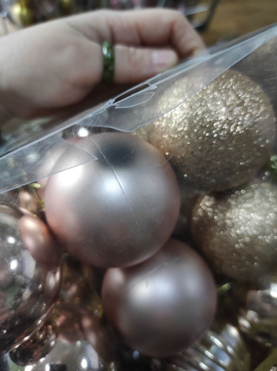 Уценка.  Новорічні прикраси C 67591 (18) 48 штук, кульки, D=3. 5 см та 5 см, у слюді   - Повреждена упаковка и несколько шаров  фото 4