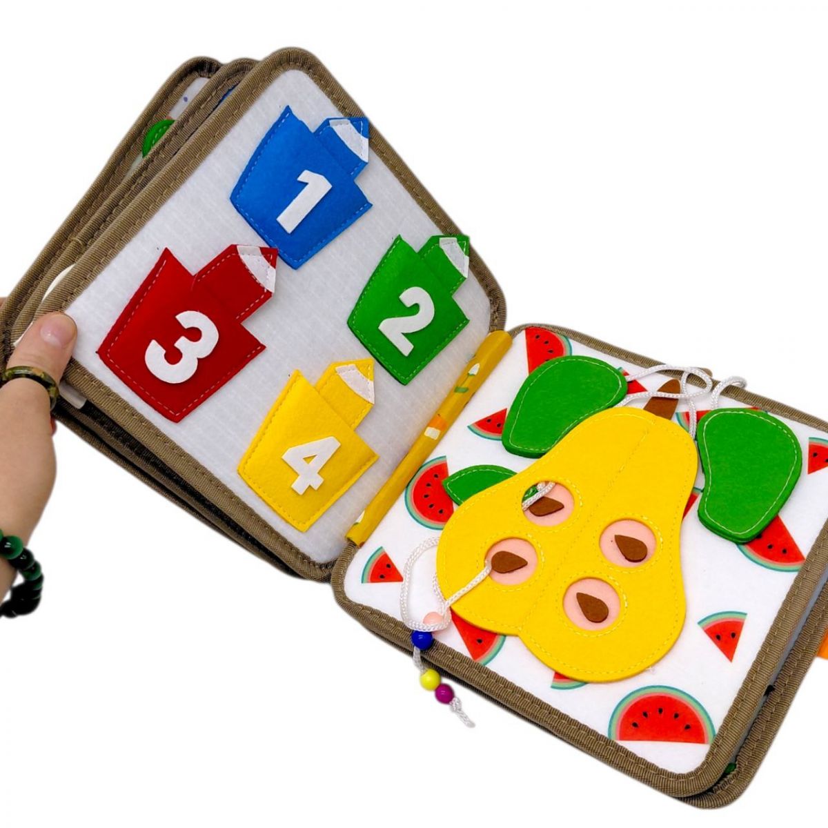 Мʼяка книжка-бізіборд C 69029 (32) фетр, пальчикові ігри, шнурівка, сортер за кольорами, елементи на липучках, в пакеті  фото 4