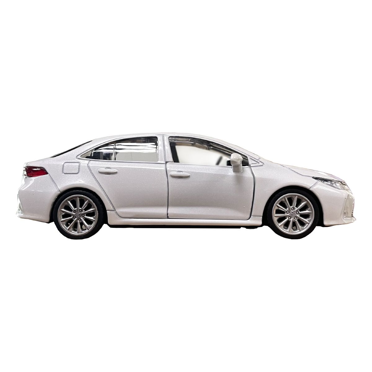 Автомодель – Toyota Corolla Hybrid (белый)  фото 4