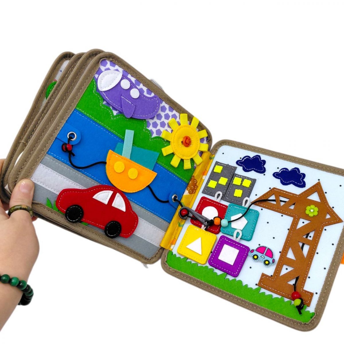 Мʼяка книжка-бізіборд C 69029 (32) фетр, пальчикові ігри, шнурівка, сортер за кольорами, елементи на липучках, в пакеті  фото 5