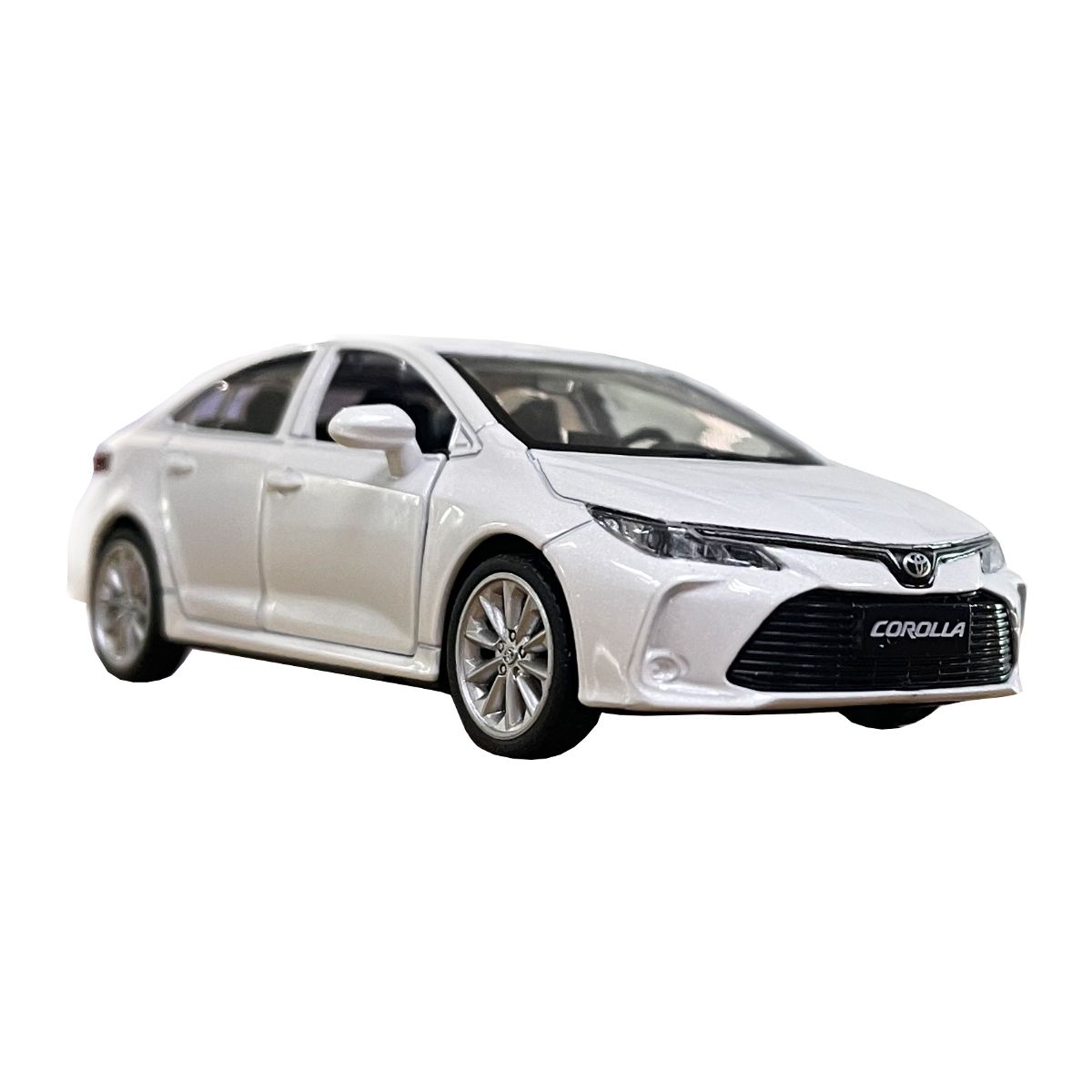 Автомодель – Toyota Corolla Hybrid (белый)  фото 5