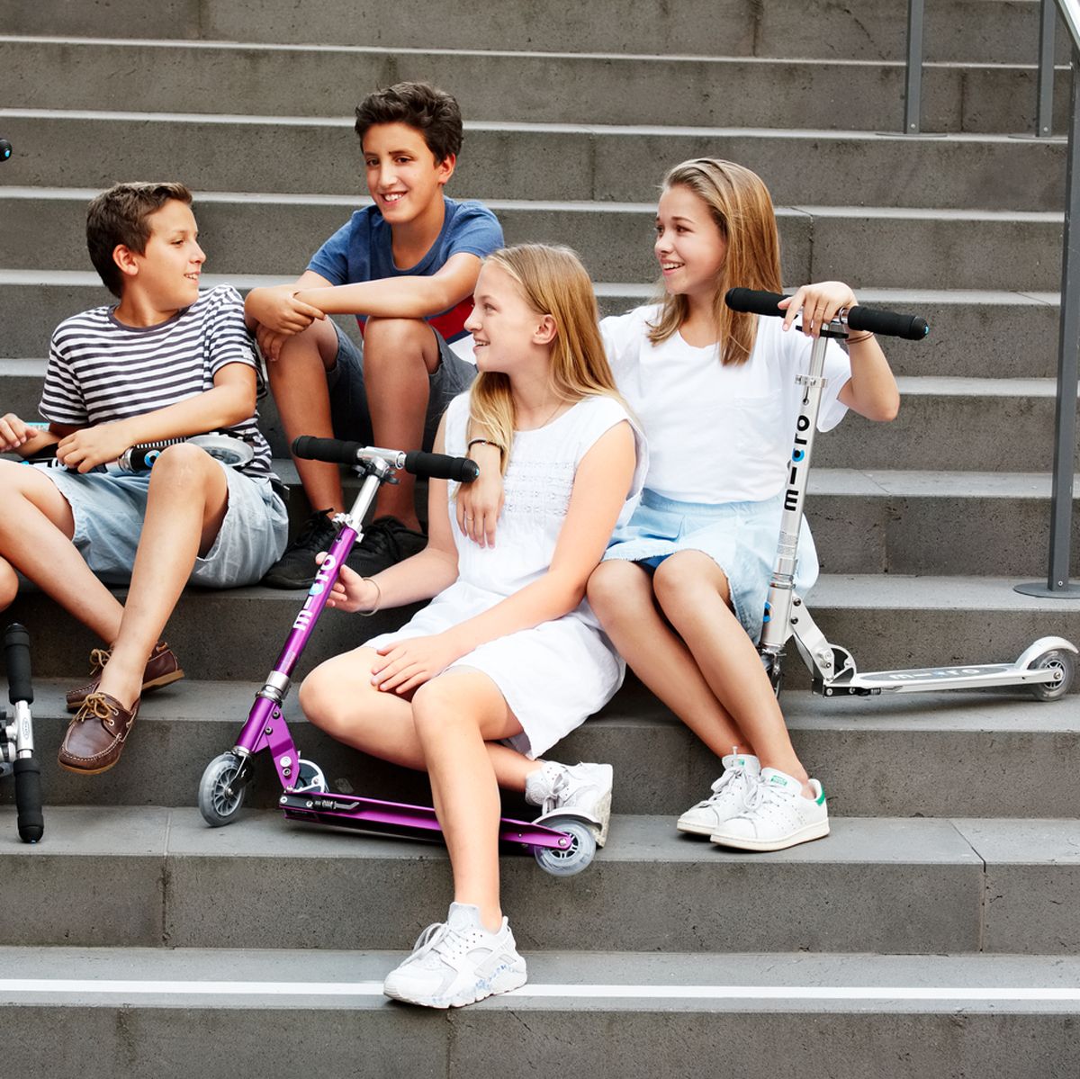 Самокат MICRO серии Sprite – Матовый серебристый  фото 6