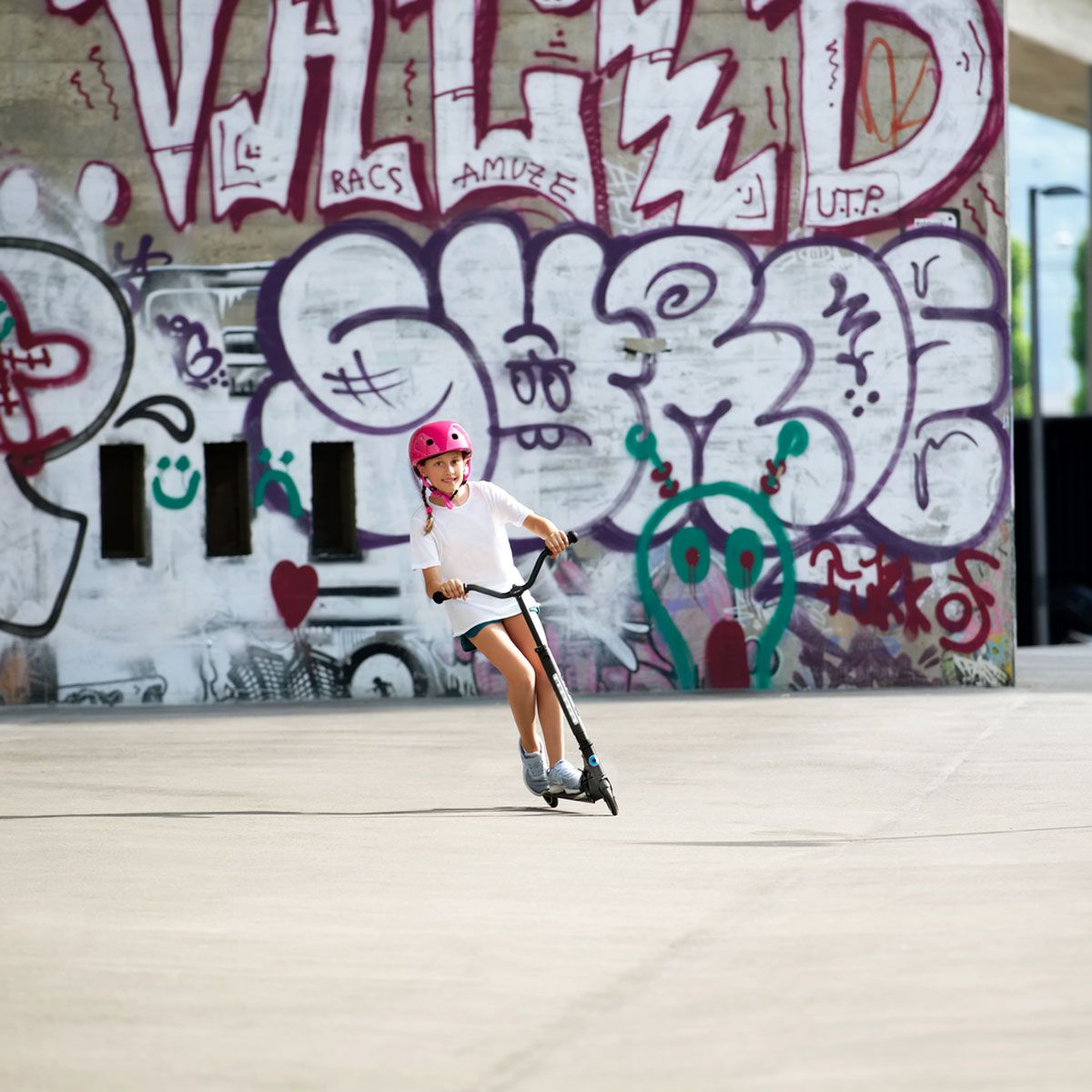 Самокат MICRO серии Sprite Deluxe – Чёрный  фото 7