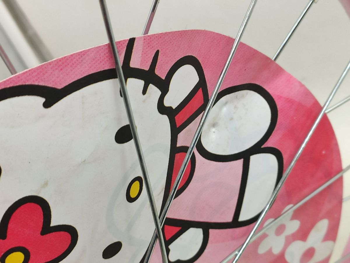 Уценка.  Велосипед 2-х колесный "Hello Kitty" - Поцарапанная рама и декоративные элементы