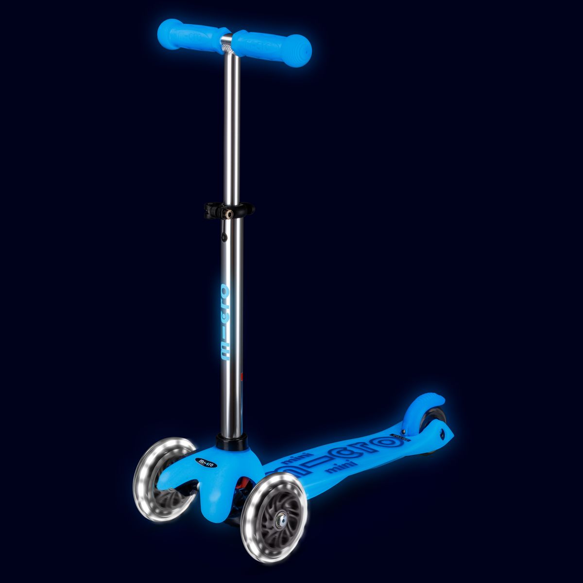 Самокат Micro серии Mini Deluxe Glow LED - Арктический синий  фото 8