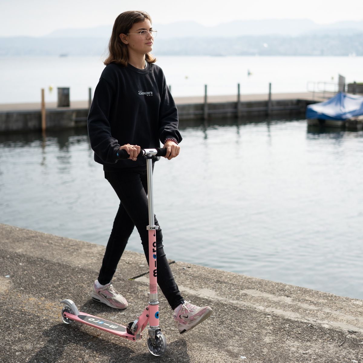 Самокат Micro серии Sprite LED - Неоновая роза  фото 9