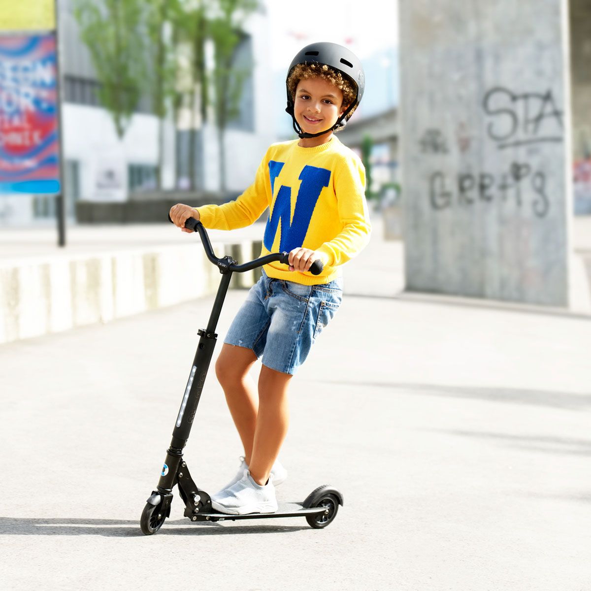 Самокат MICRO серии Sprite Deluxe – Чёрный  фото 9