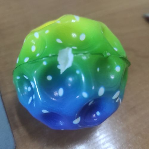 Уценка. Антигравитационный мяч-попрыгунчик "Раджуный", 6 см (микс) Надорванный кусок мячика фото