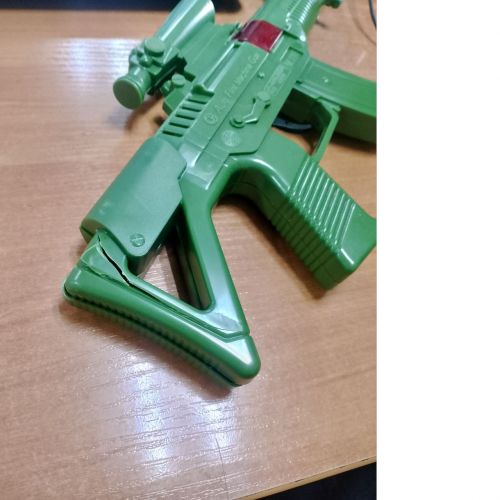 Уцінка. Автомат-тріскачка "M16" Побитий мініатюра фото 1 Уцінка. Автомат-тріскачка "M16" Побитий мініатюра фото 1