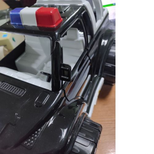 Уцінка. Машинка пластикова Позашляховик Джип чорно-білий кузов Тріщина фото